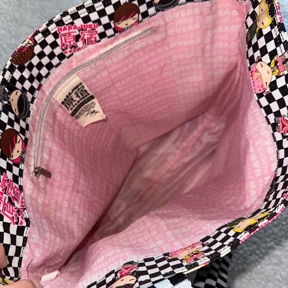 🩷🖤Harajuku Lovers checkered tote bag “a fatal attraction to cuteness” zipper - Picture 3 of 12